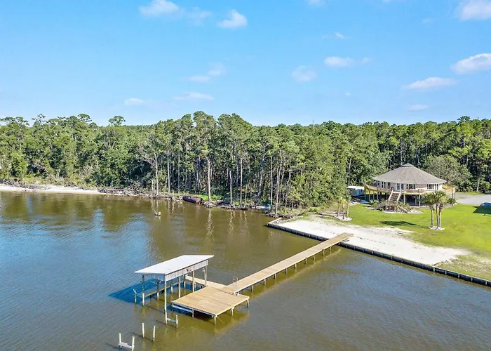 Round House Retreat On The Bay * Gulf Shores