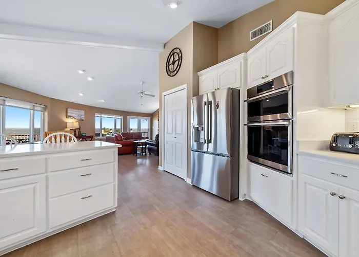 Round House Retreat On The Bay Gulf Shores