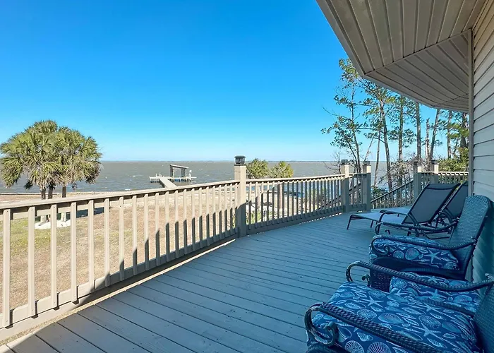 Holiday home Round House Retreat On The Bay *